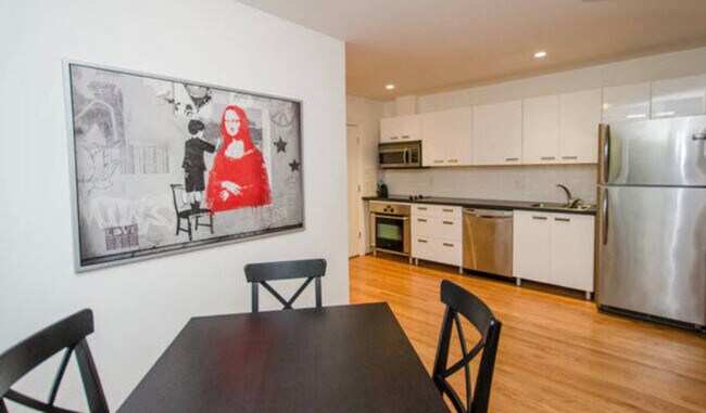 Foto del edificio - 2114 7th Ave W