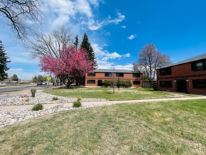 Building Photo - 2443 Paseo Rd