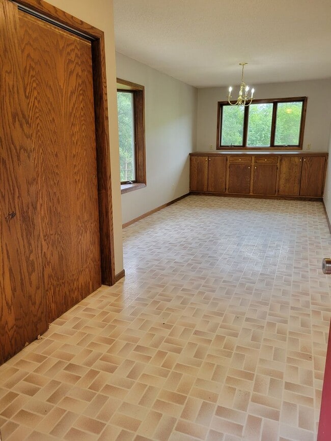 Building Photo - Single Family Home