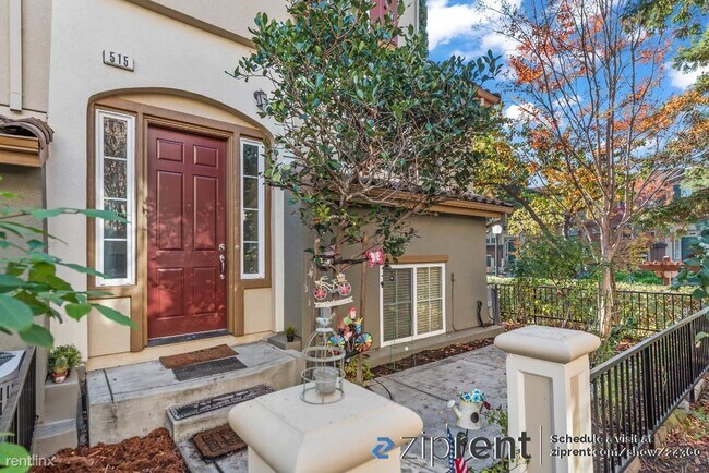 Building Photo - 3 br, 3.5 bath Townhome - 515 Suez Ter, Su...