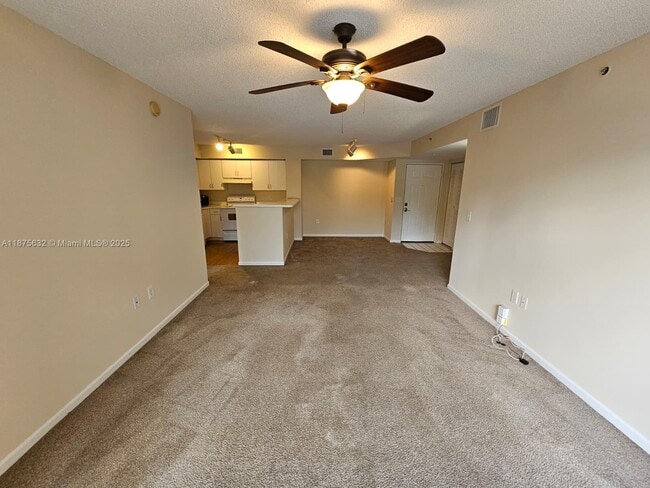Foto del edificio - 2031 Renaissance Blvd