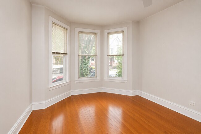 Building Photo - 1217 W George St