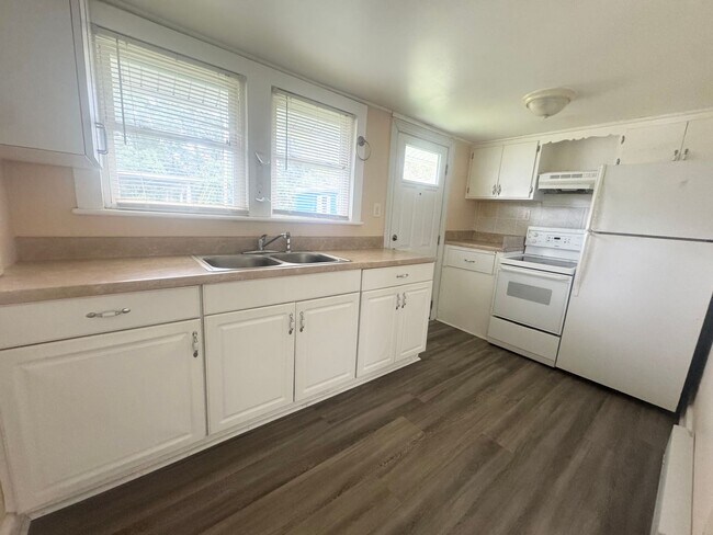 Foto del edificio - 704 Agawam St