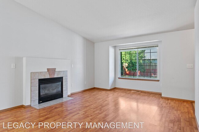 Building Photo - 3 br, 2 bath House - 8048 SE 62nd Ave.