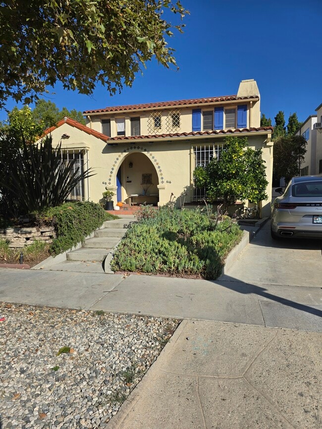 Building Photo - 616 N Orange Dr