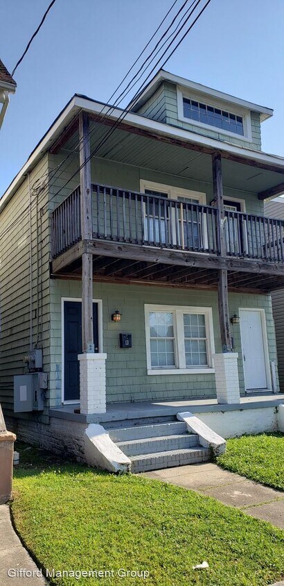 Primary Photo - 856 W 43rd St