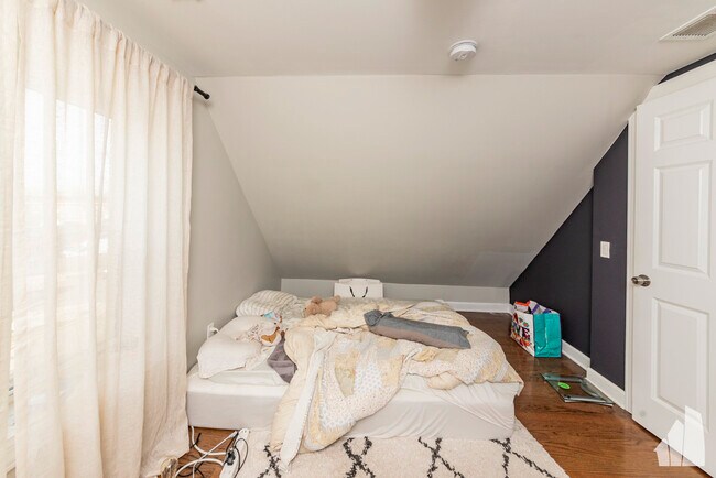 Foto del edificio - 2335 W Moffat St