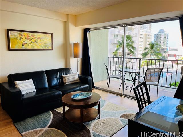Foto del edificio - 2440 Kuhio Ave.