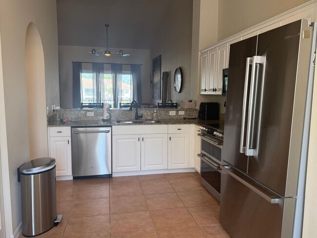 Foto del edificio - 2 Bed + Flex, 2 Bath Fully Furnished Annual Rental