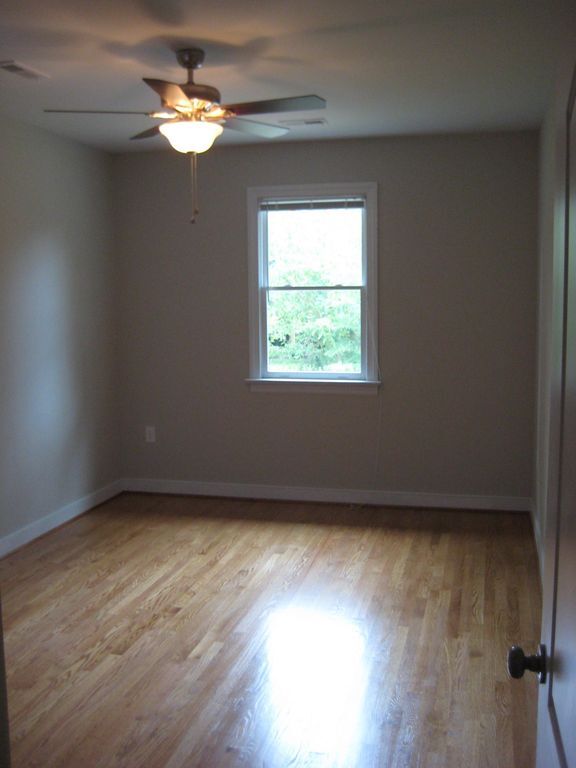 Building Photo - 715 W Clay St