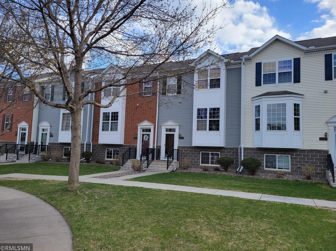 Foto principal - 15731 Fox Cir