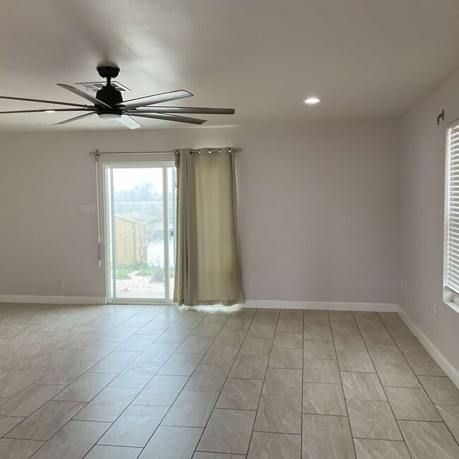 Building Photo - 15209 Cruiser St