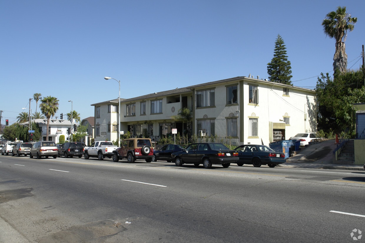 Building Photo - 4800 Beverly Blvd