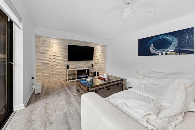 Foto del edificio - 7117 71st Way