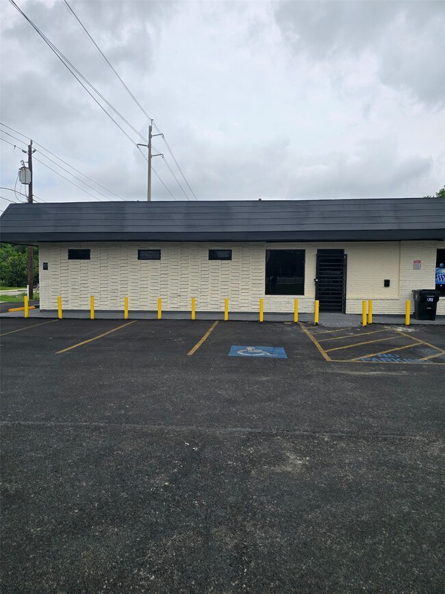Building Photo - 3619 Reed Rd