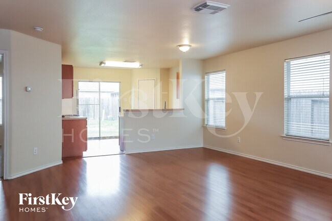 Foto del edificio - 7919 Raven Creek Ln