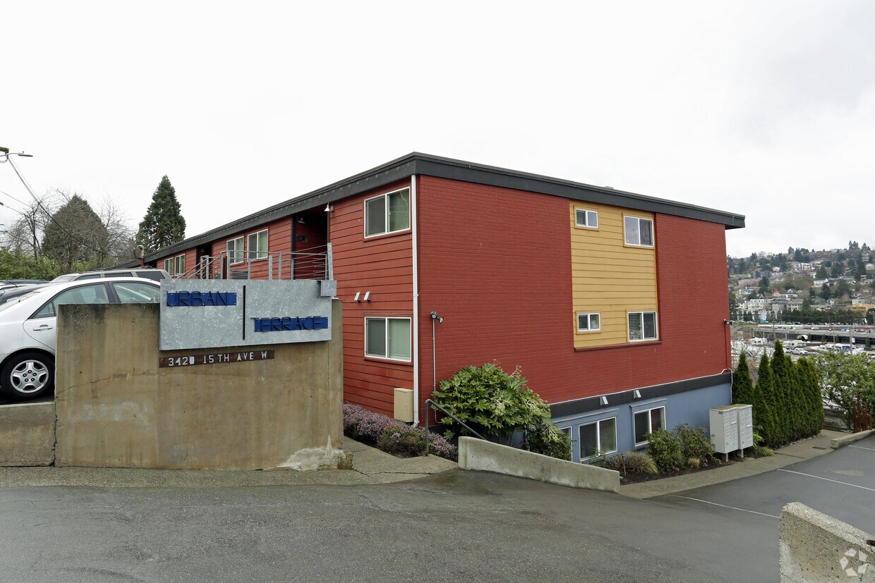 Primary Photo - Urban Terrace
