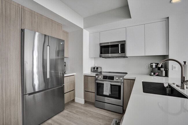 Building Photo - 2821 N Ocean Blvd