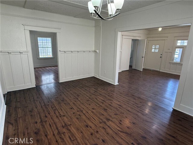 Building Photo - 860 W 56th St
