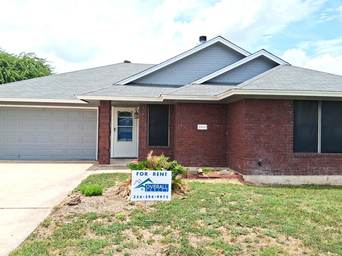 Foto principal - 3801 Riverrock Dr
