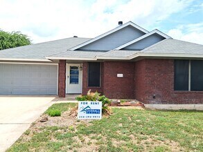 Building Photo - 3801 Riverrock Dr