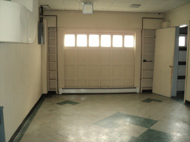 Building Photo - 803 Jefferson Ave