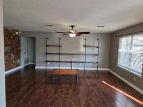 Building Photo - 208 Rock Hound Ln