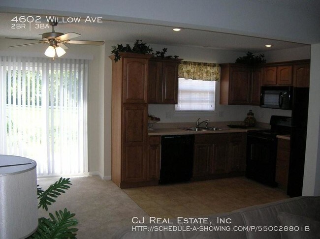 Building Photo - 4602 Willow Ave