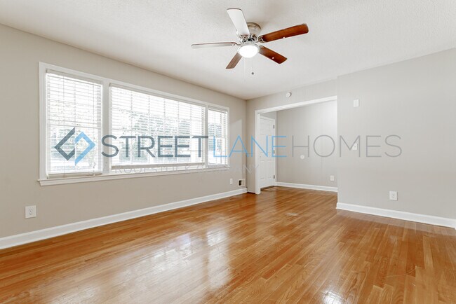 Foto del edificio - Charming 4 Bedroom in West Columbia!