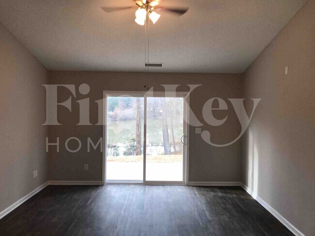 Foto del edificio - 2024 Summit Ridge Ln