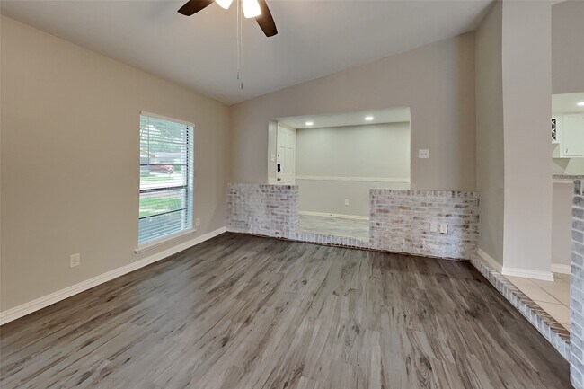 Foto del edificio - 18106 Navajo Trail Dr