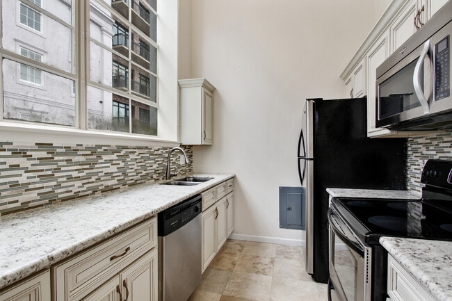 Stainless Appliances - 760 Magazine St