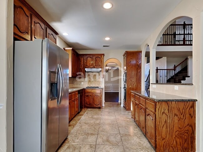Foto del edificio - 404 Roundrock Ln