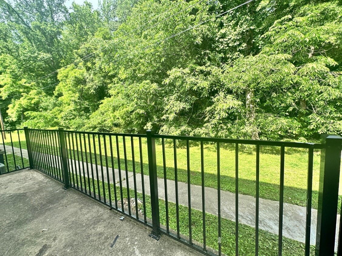 Primary Photo - 1472 Sherwood Dr