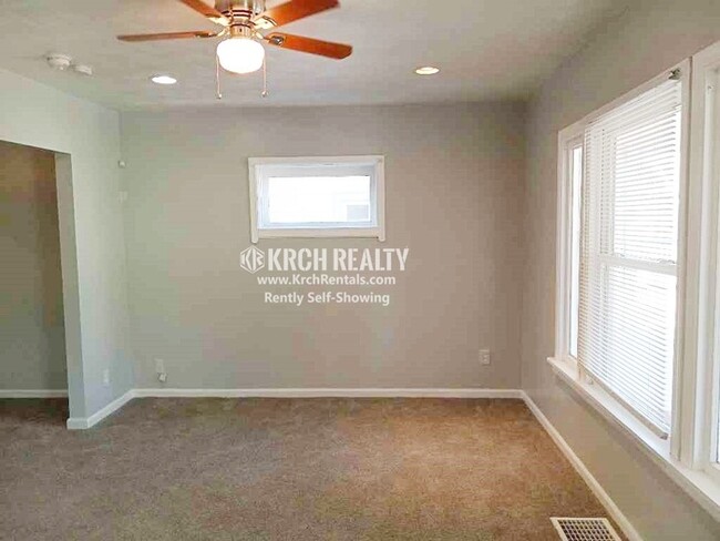 Building Photo - 3-Bed 1-Bath Home w/ Closed-In Porch & Det...