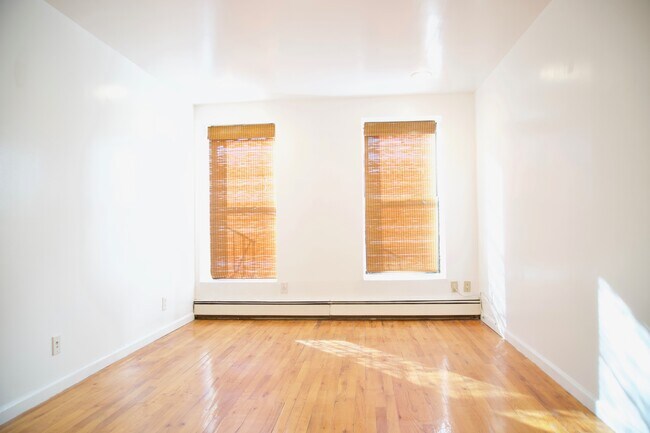 Foto del edificio - 78 Clinton Ave