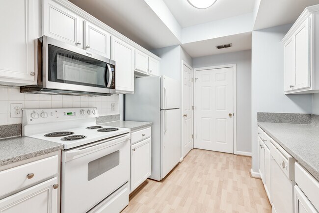 Oven has been upgraded to new Samsung stainless steel - 2700 Pine Tree Rd NE