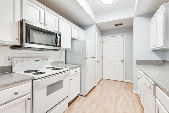 Oven has been upgraded to new Samsung stainless steel - 2700 Pine Tree Rd NE