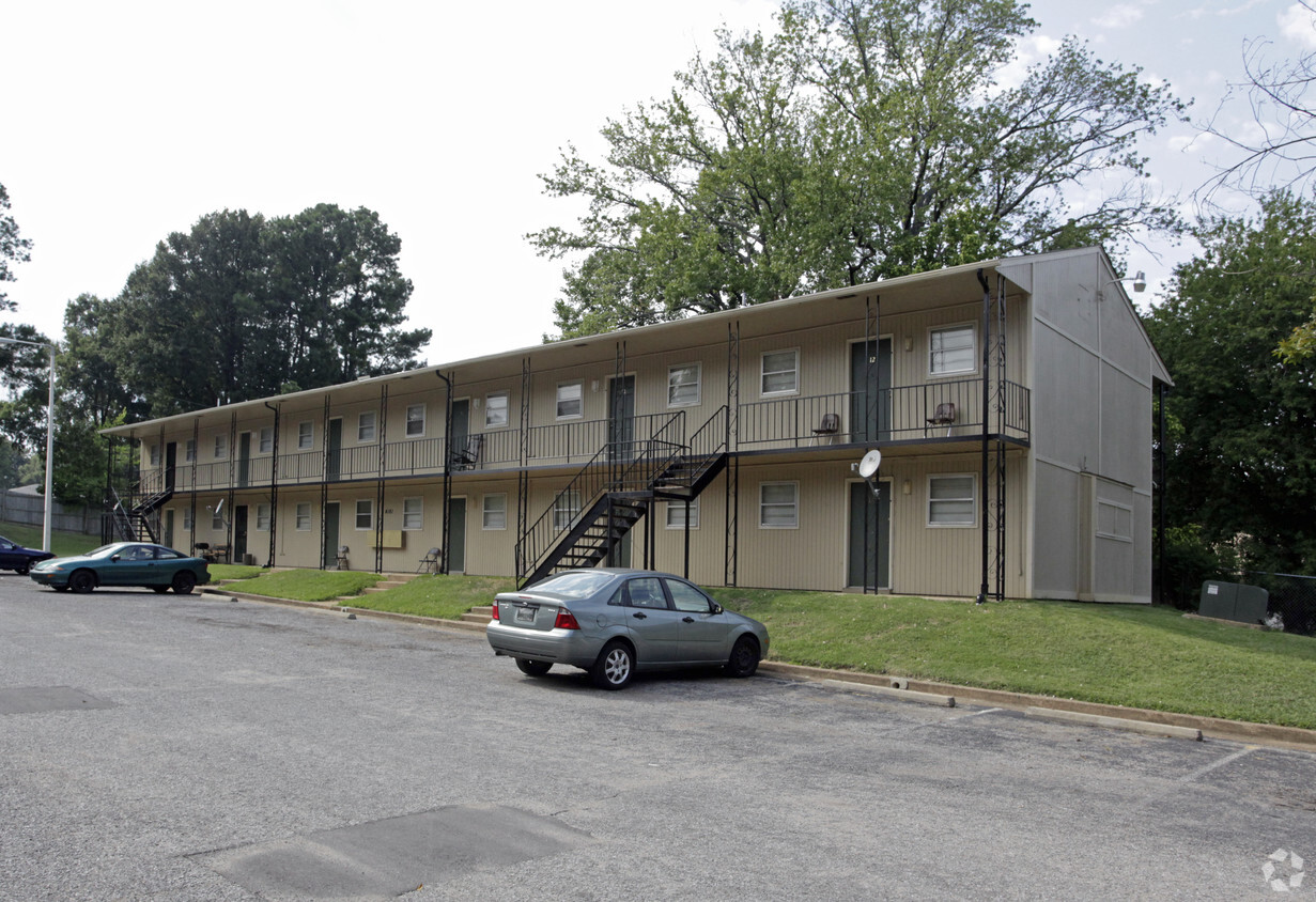 Primary Photo - Whitehaven Oaks Apartments