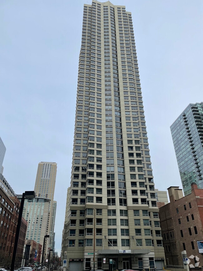 Building Photo - 440 N Wabash Ave