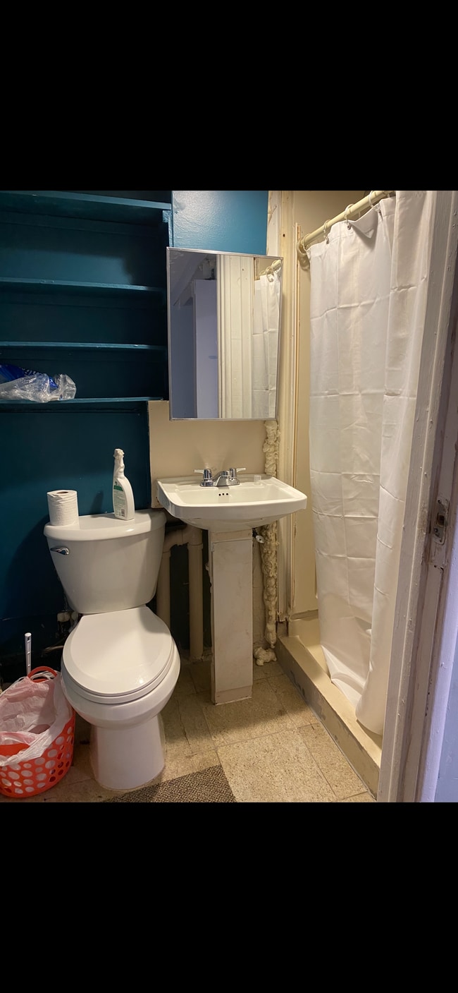 Building Photo - 3107 S Fox St