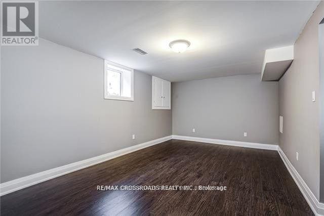 Building Photo - 133 Labrador Dr