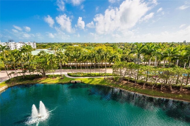 Foto del edificio - 747 Crandon Blvd