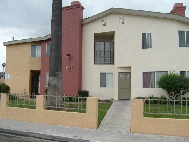Foto del edificio - 1520 W 204th St