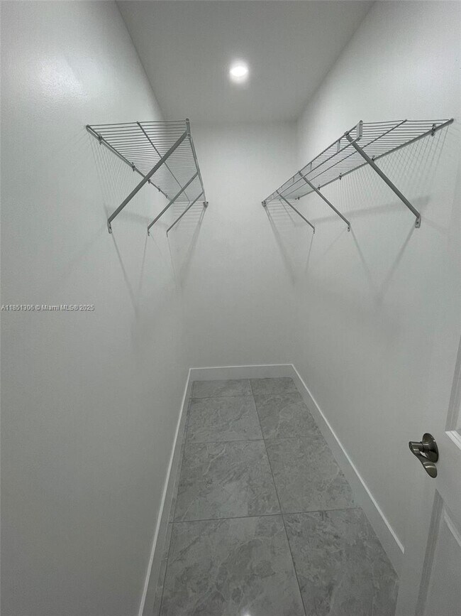 Foto del edificio - 6070 W 19th Ave