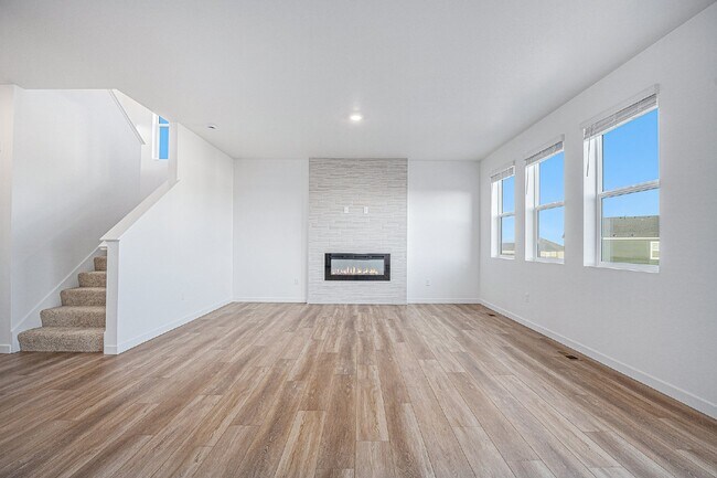 Building Photo - Elegant 4-Bedroom Home in Thornton, CO - $...