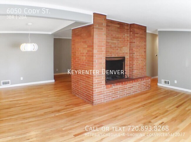 Building Photo - 3BD, 2BA Mid-Century Modern Home with Bonu...