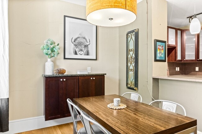 Building Photo - Stunning Industrial-Chic Loft in the Heart of Capitol Hill