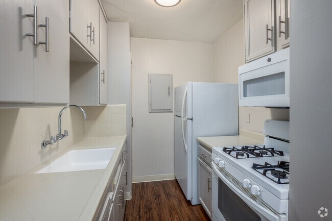 1 habitación, 1 baño - 650 pies cuadrados - Cocina - 1510 18th St