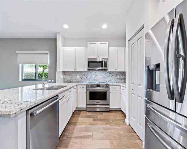 Photo - 4230 N Dixie Hwy Townhome